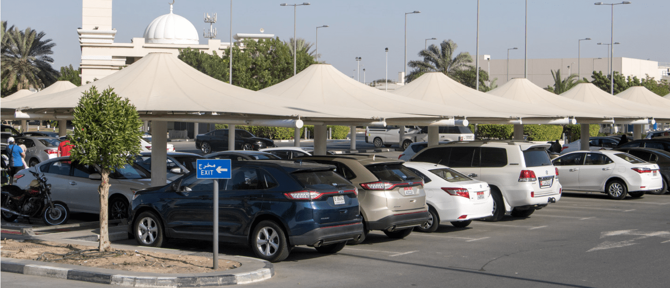 مواقف سيارات دبي لمدة طويلة